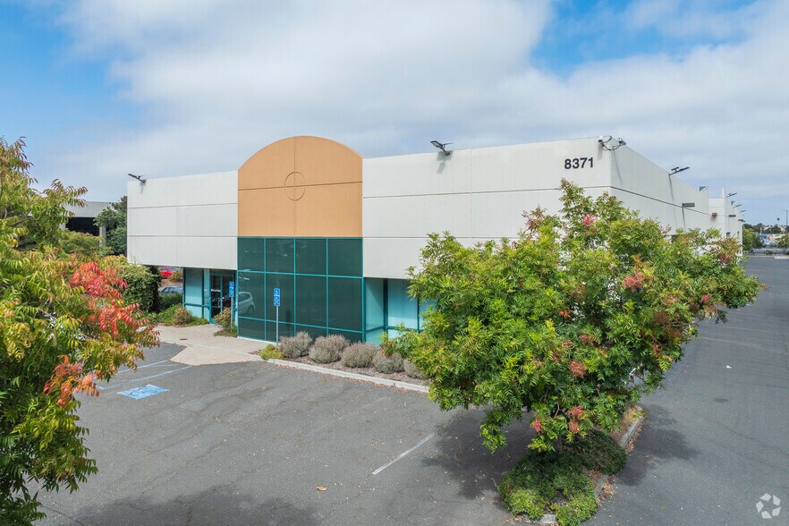 More Photos Of 8371 Central Ave, Newark Flex For Sale