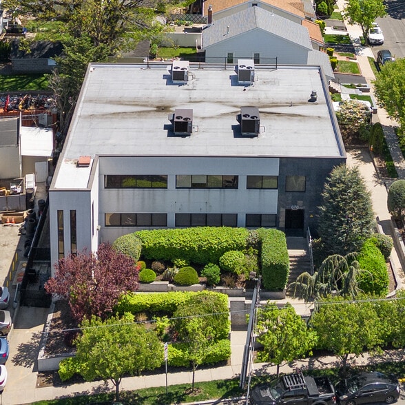 Primary Photo Of 670 Bergen Blvd, Ridgefield Medical For Sale