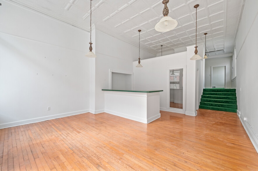 More Photos Of 23 Bedford Sq, Pittsburgh Storefront Retail Residential For Lease