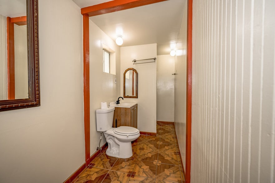 More Photos Of 12625 Sierra Hwy, Santa Clarita Restaurant For Sale