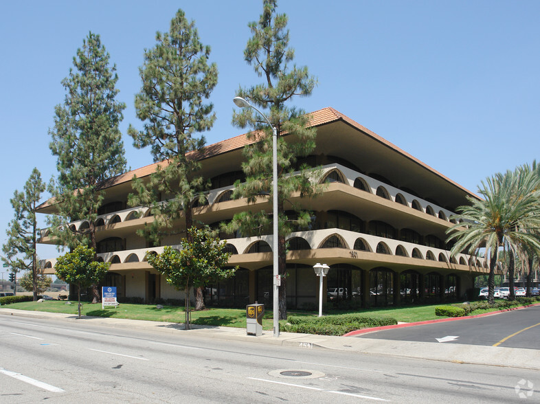 Primary Photo Of 1901 E 4th St, Santa Ana Office For Lease