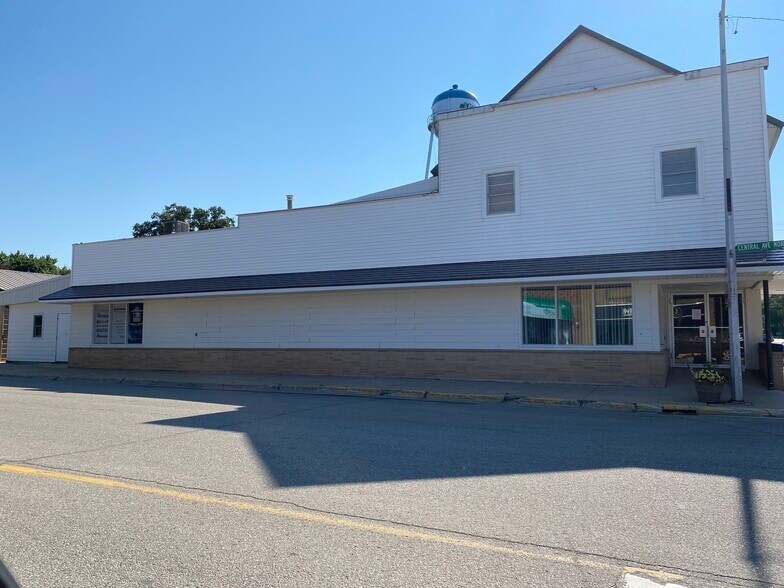 More Photos Of 101 Central Ave N, Geneva Storefront Retail Residential For Sale