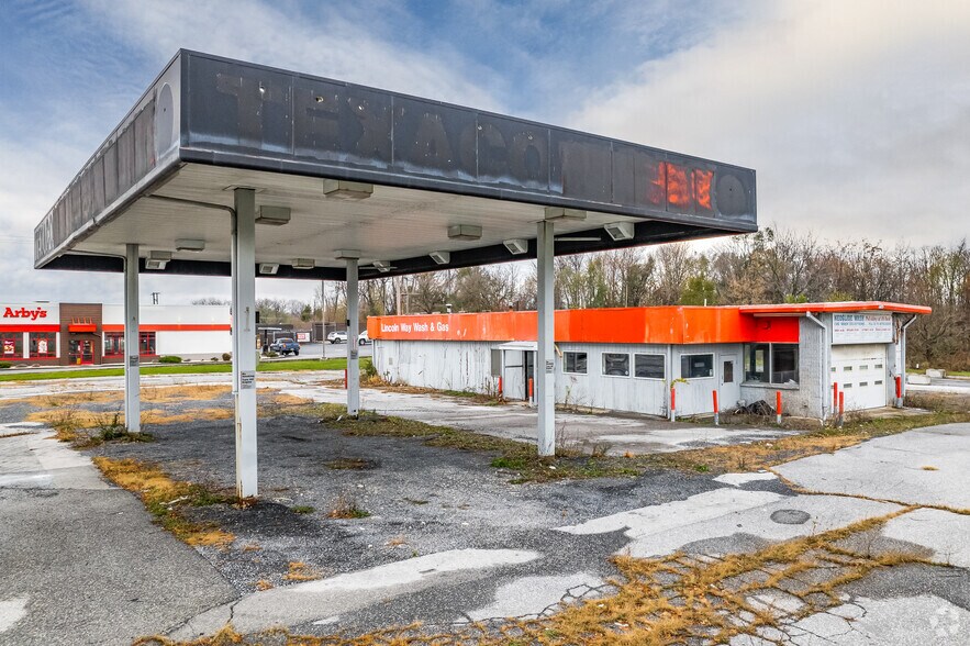 More Photos Of 1661 Lincoln Way E, Chambersburg General Retail For Lease