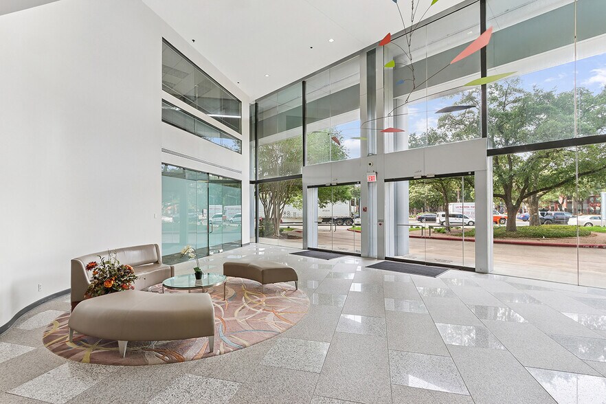 More Photos Of 11490 Westheimer Rd, Houston Office For Lease