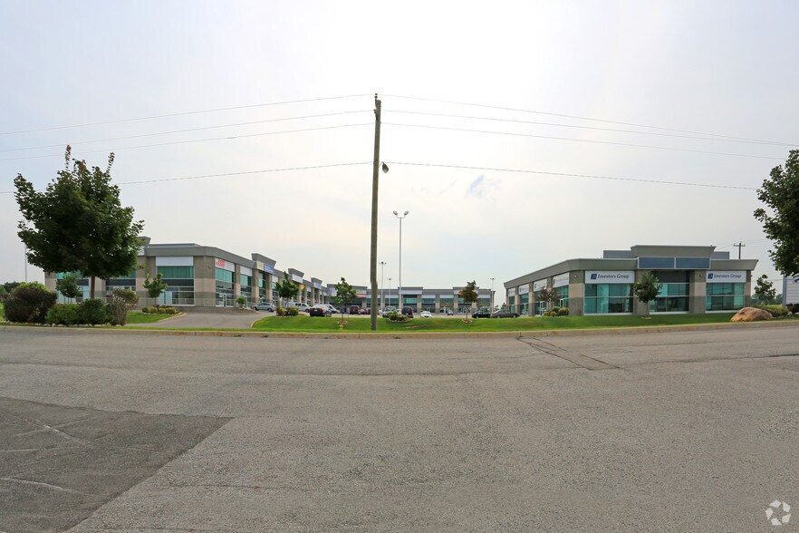 More Photos Of 142 Commerce Park Dr, Barrie Light Distribution For Lease