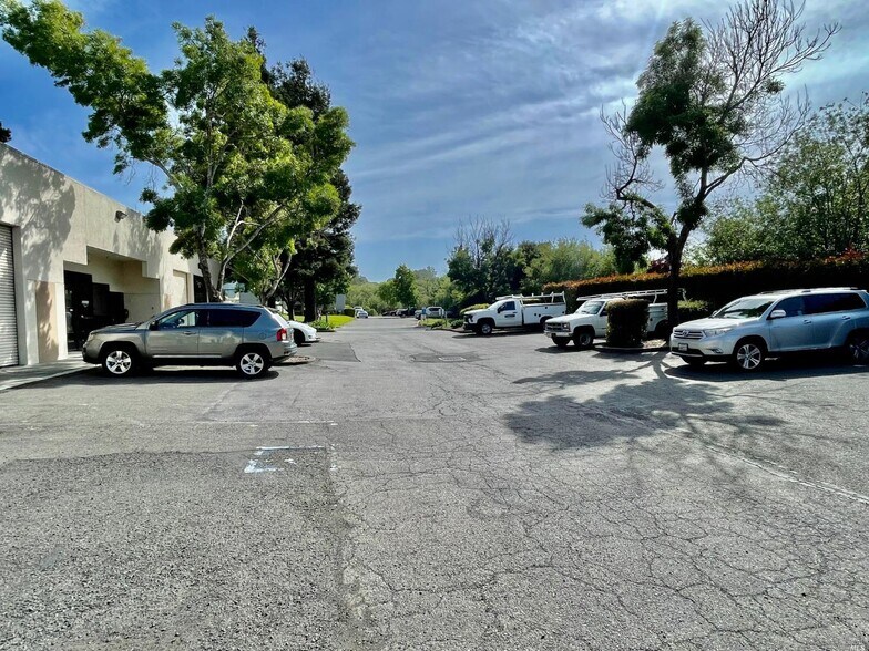 More Photos Of 1130 Industrial Ave, Petaluma Light Manufacturing For Sale