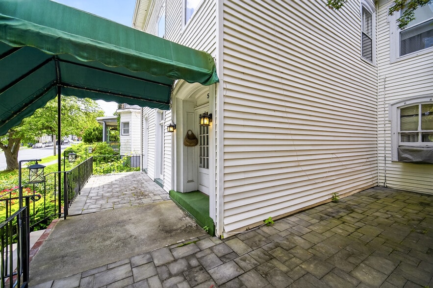 More Photos Of 59 Montgomery St, Poughkeepsie Funeral Home For Sale