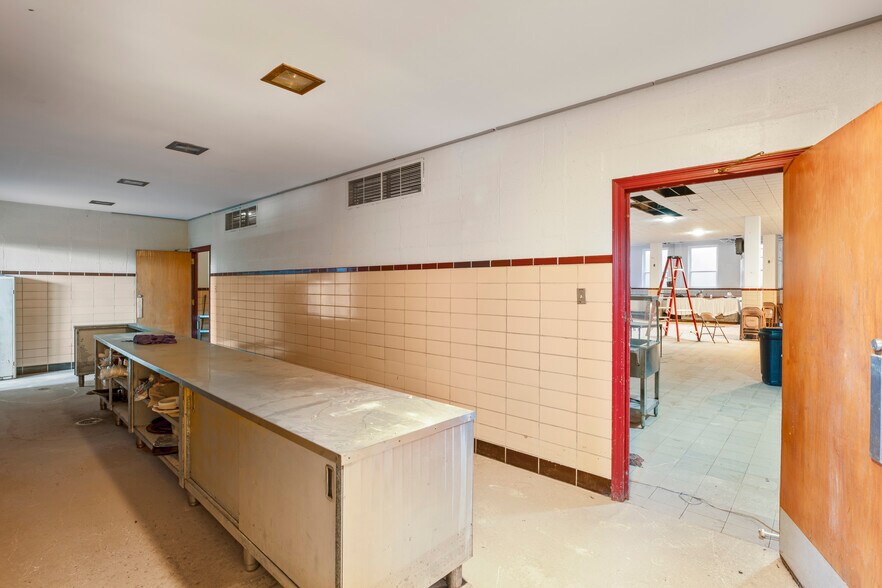 More Photos Of 6815 Page Ave, Saint Louis Religious Facility For Sale