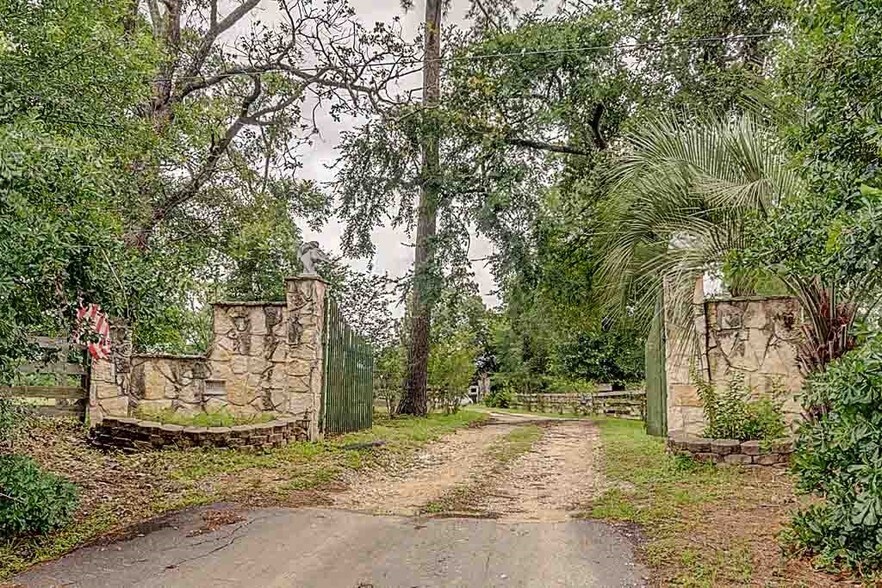 More Photos Of 26298 Hwy 105 W, Montgomery Land For Sale