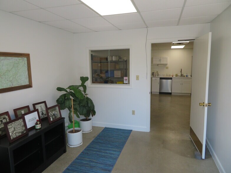 More Photos Of 100 Homestead Ave, Hillsboro Warehouse For Sale