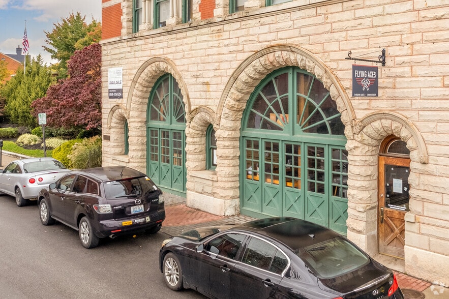 More Photos Of 100 W 6th St, Covington Restaurant For Sale