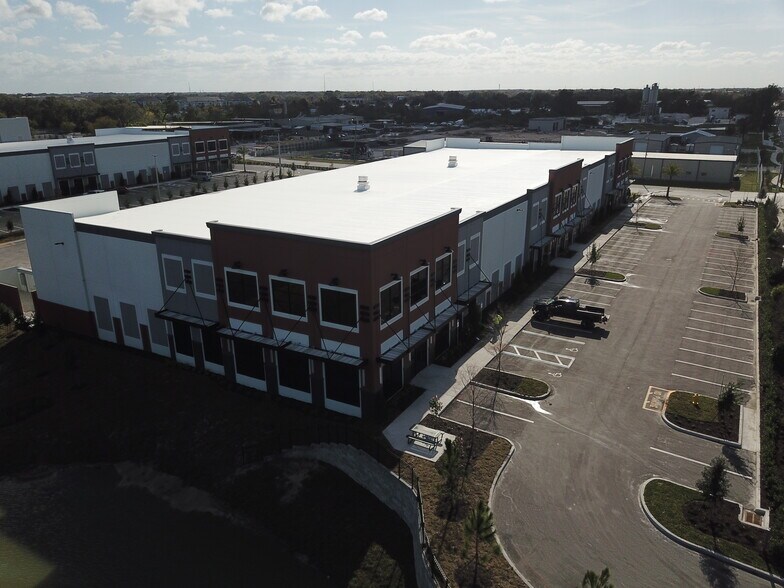 More Photos Of 603 Hennis Rd, Winter Garden Unknown For Lease