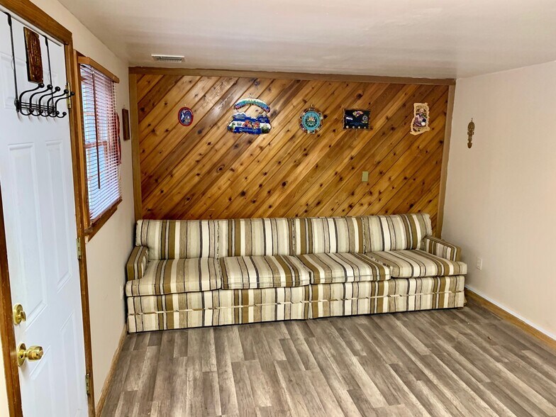 More Photos Of 91 Green St, Huntington Office Residential For Sale