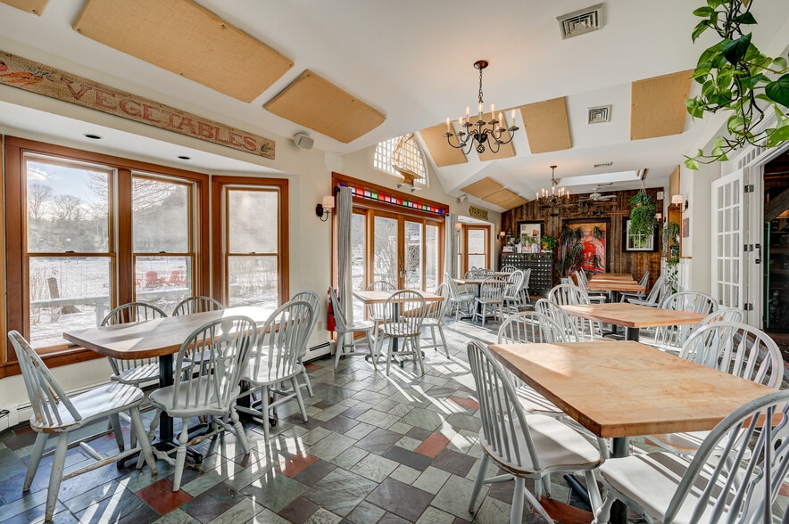 More Photos Of 193 Main St, Jackson Restaurant For Sale