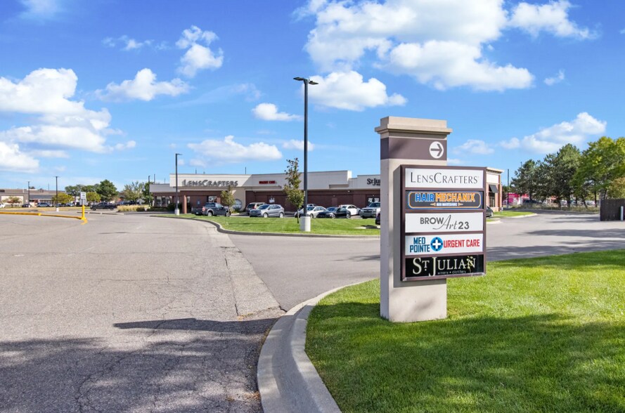 More Photos Of 506 W 14 Mile Rd, Troy Freestanding For Lease