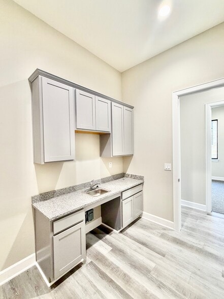 More Photos Of 350 Grand Link Dr, Conroe Medical For Lease