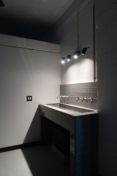 More Photos Of 327 14th Ave S, Saint Petersburg Loft Creative Space For Lease