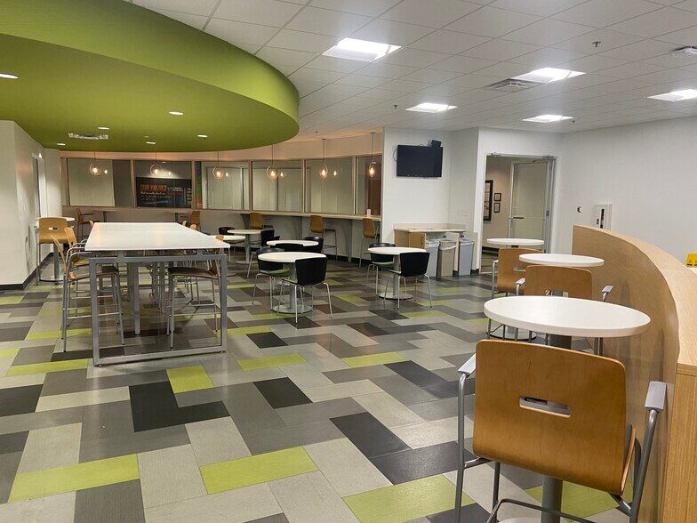 More Photos Of 400 Butler Farm Rd, Hampton Office For Lease