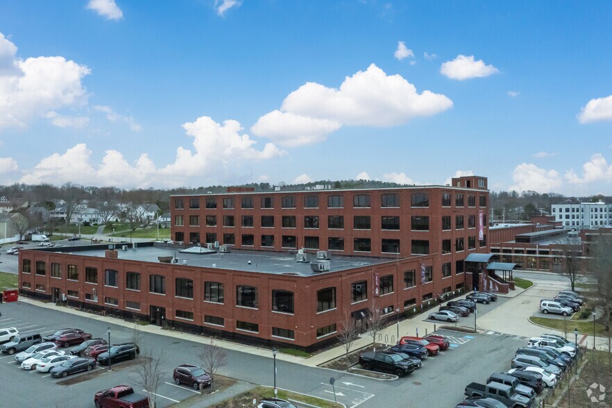 More Photos Of 40-50 High St, North Andover Research And Development For Lease