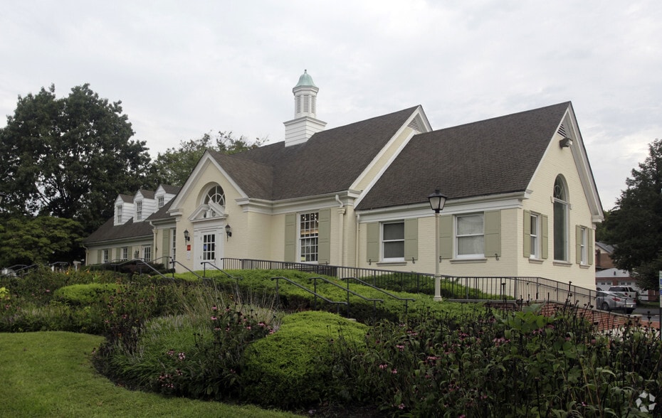 Primary Photo Of 99 N Haddon Ave, Haddonfield Freestanding For Sale