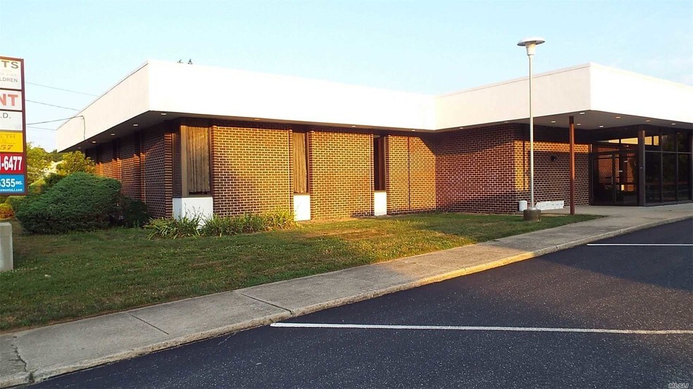 More Photos Of 640 Montauk Hwy, Shirley Medical For Lease