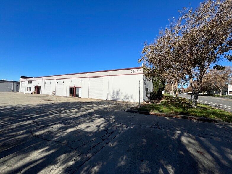 More Photos Of 21087 Cabot Blvd, Hayward Warehouse For Sale