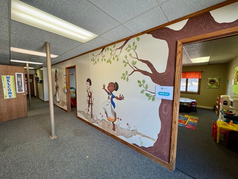 More Photos Of 2015 E Main St, Gas City Flex For Sale