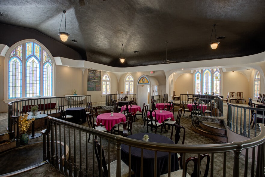 More Photos Of 809 Main Roseburg, Roseburg Lodge Meeting Hall For Sale