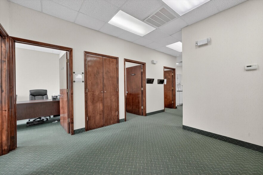 More Photos Of 24-26 Liberty Square Mall, Stony Point Office For Sale