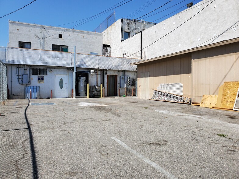 More Photos Of 3414 W Washington Blvd, Los Angeles Storefront Retail Residential For Sale