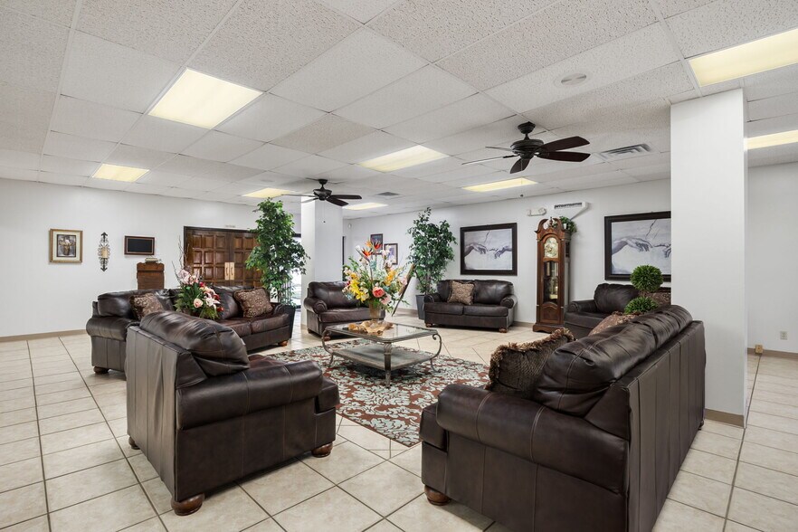 More Photos Of 2602 N Texas Blvd, Weslaco Freestanding For Sale
