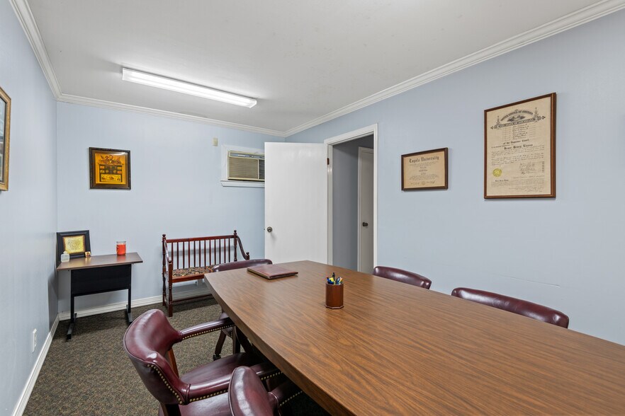 More Photos Of 405 N Causeway Blvd, Metairie Freestanding For Sale