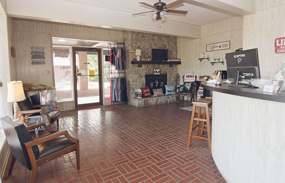 More Photos Of 33700 S 51 Hwy, Wagoner Hotel For Sale