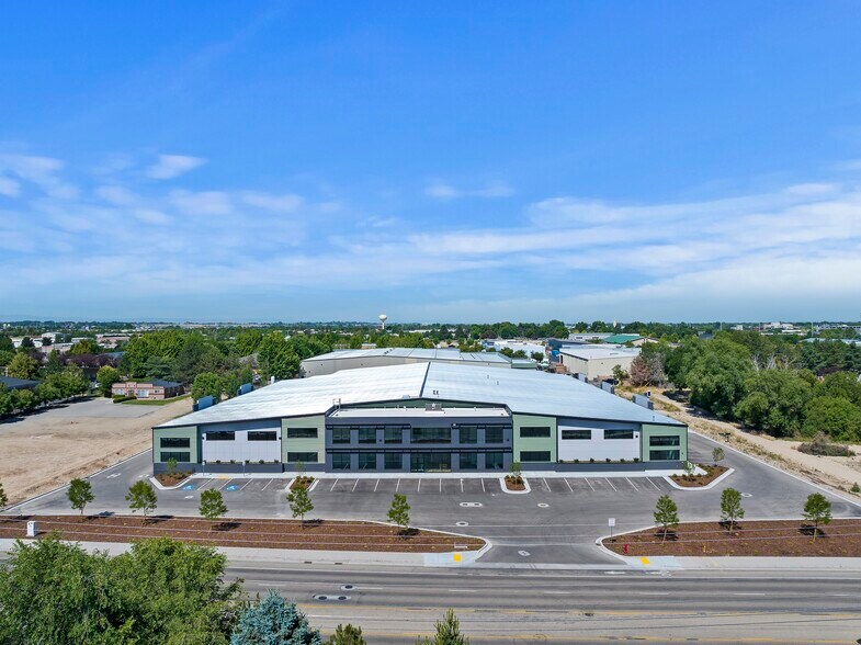 More Photos Of 335 S Locust Grove Rd, Meridian Manufacturing For Sale