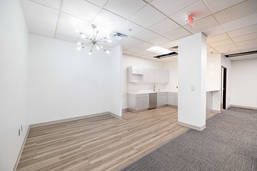 More Photos Of 25925 Telegraph Rd, Southfield Office For Lease