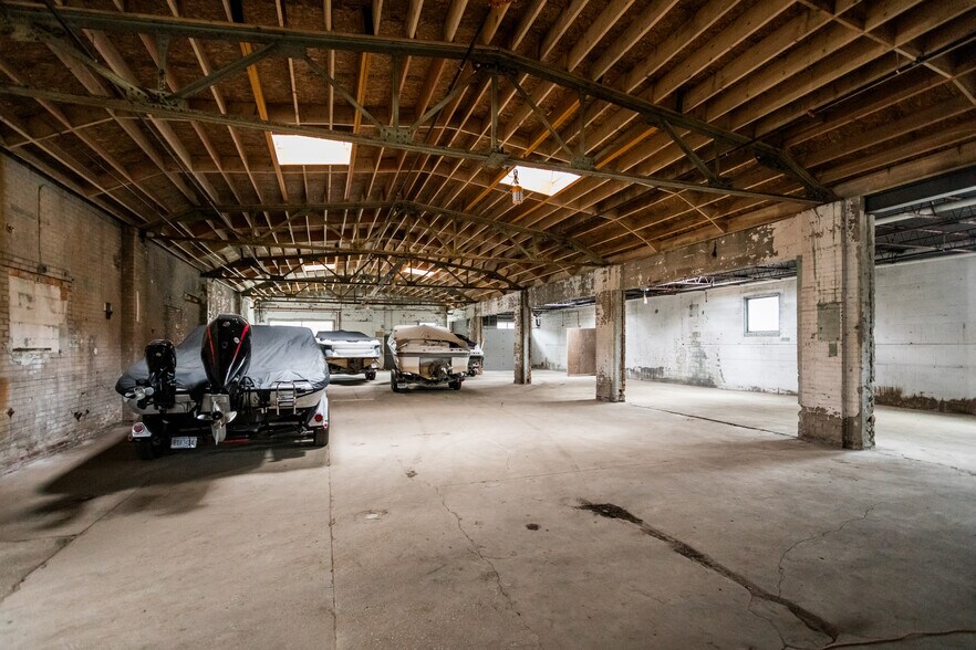 More Photos Of 4630 Crane St, Detroit Warehouse For Lease