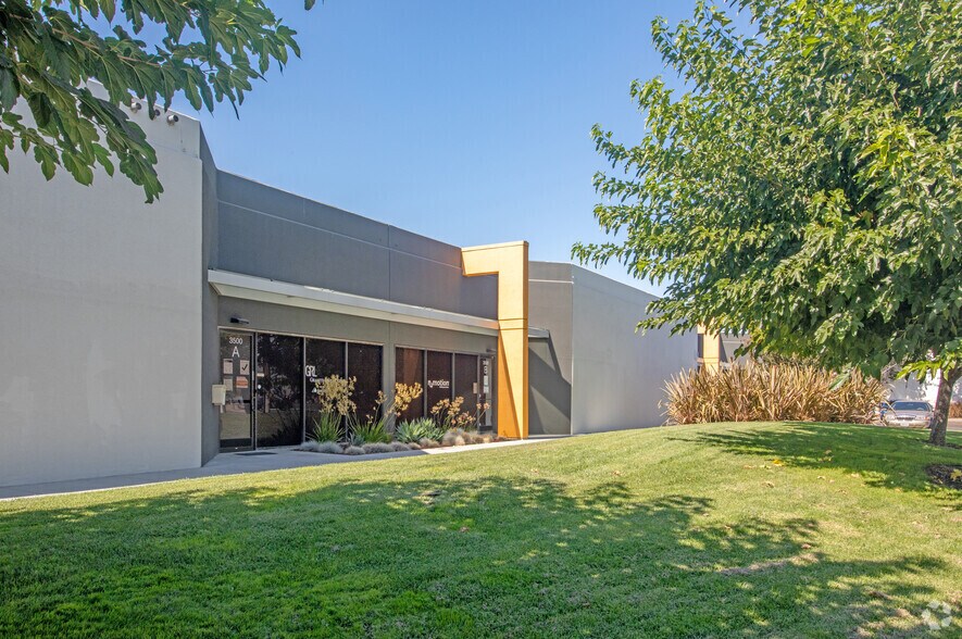 More Photos Of 3500 Thomas Rd, Santa Clara Manufacturing For Lease