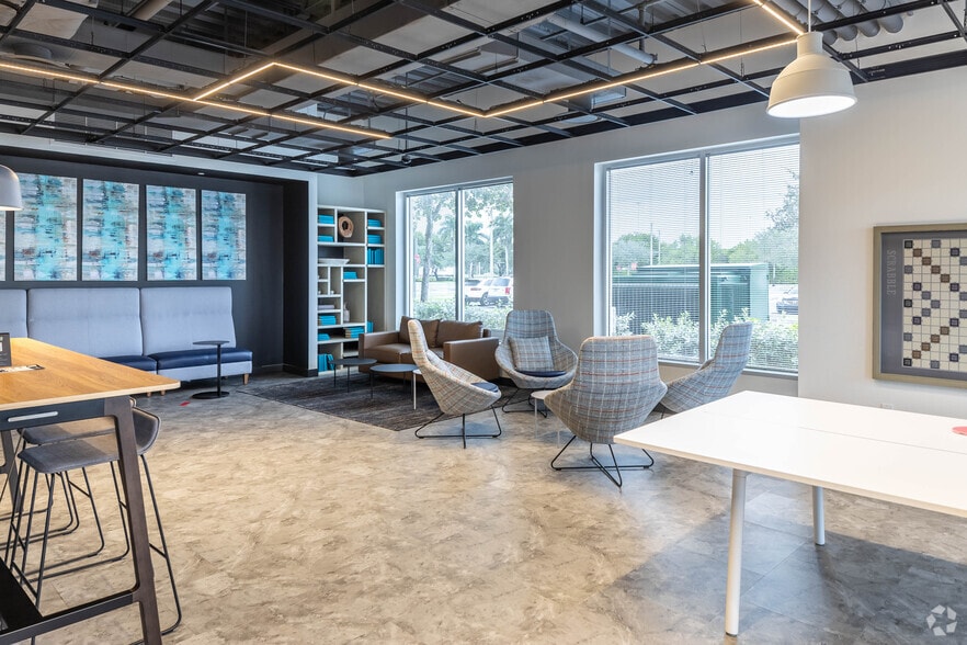 More Photos Of 9725 NW 117th Ave, Medley Unknown For Lease