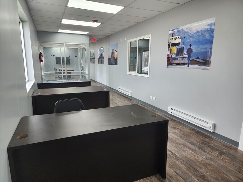 More Photos Of 1280-1330 Powis Rd, West Chicago Truck Terminal For Sale