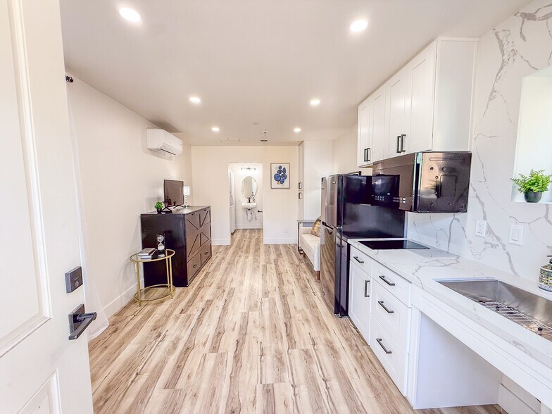 More Photos Of 2519 Columbia St, San Diego Apartments For Sale