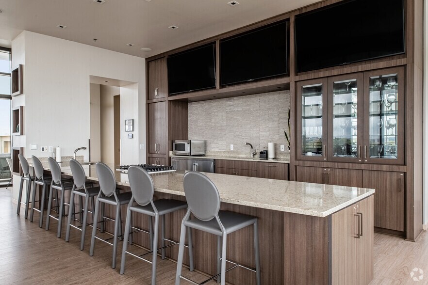 More Photos Of 1004-1028 E Washington Ave, Madison Apartments For Lease