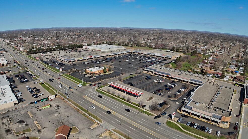 More Photos Of 26300-26650 Ford Rd, Dearborn Heights Unknown For Lease