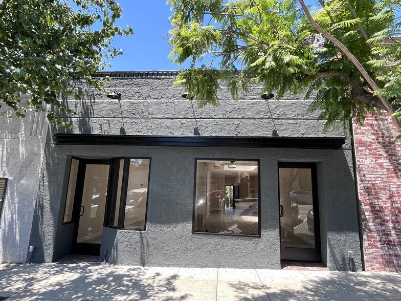 More Photos Of 10041 Commerce Ave, Tujunga Storefront For Sale