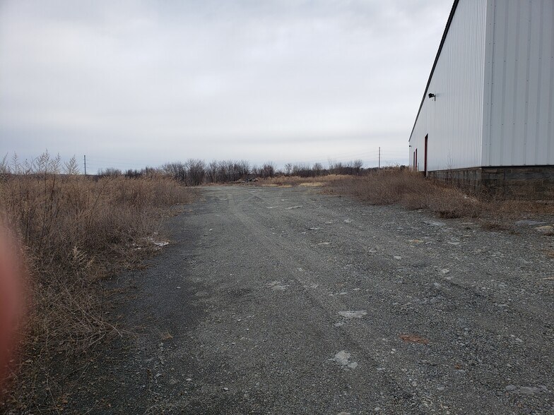 More Photos Of 407 Peck Hill Rd, New Milford Manufacturing For Sale