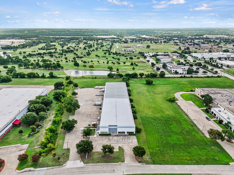 More Photos Of 2140 N Redbud Blvd, McKinney Warehouse For Lease