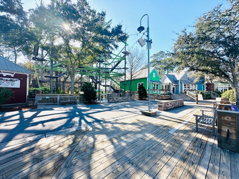 More Photos Of 9100 Baytowne Wharf Blvd, Miramar Beach Restaurant For Lease