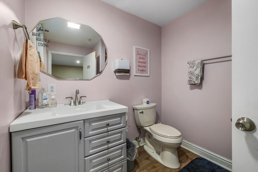 More Photos Of 1841 Universal Rd, Pittsburgh Office For Sale