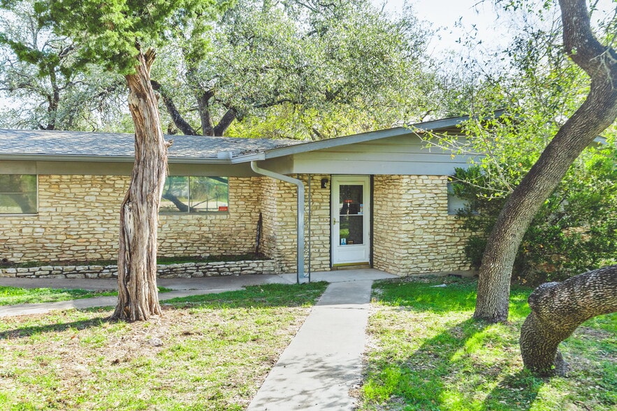 More Photos Of 7909 Rosson Dr., Austin Land For Lease