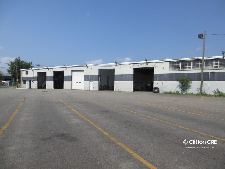 Primary Photo Of 285 Highland Cross, Rutherford Warehouse For Lease