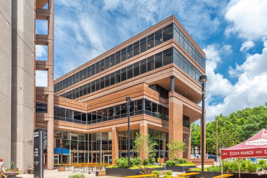 More Photos Of 8405 Colesville Rd, Silver Spring Unknown For Lease